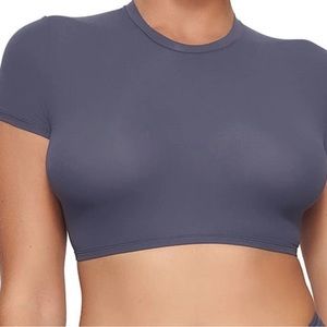 SKIMS NWT Fits Everybody Crop T-Shirt